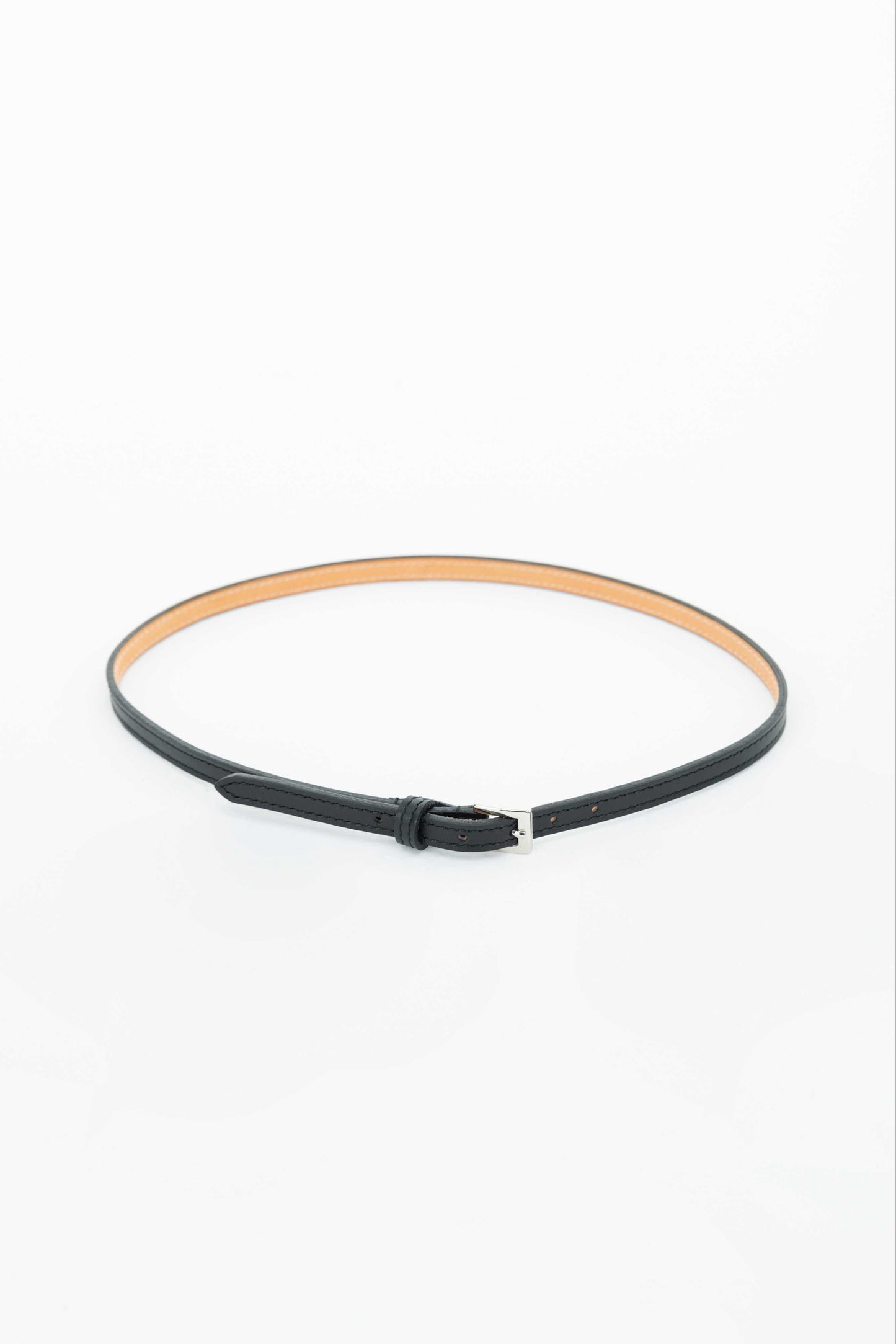 Leather skinny choker