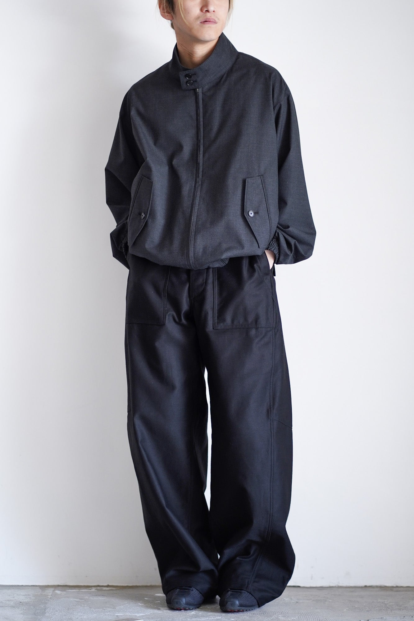 BACK SATIN BARREL-LEG PANTS 【 GENDERLESS 】