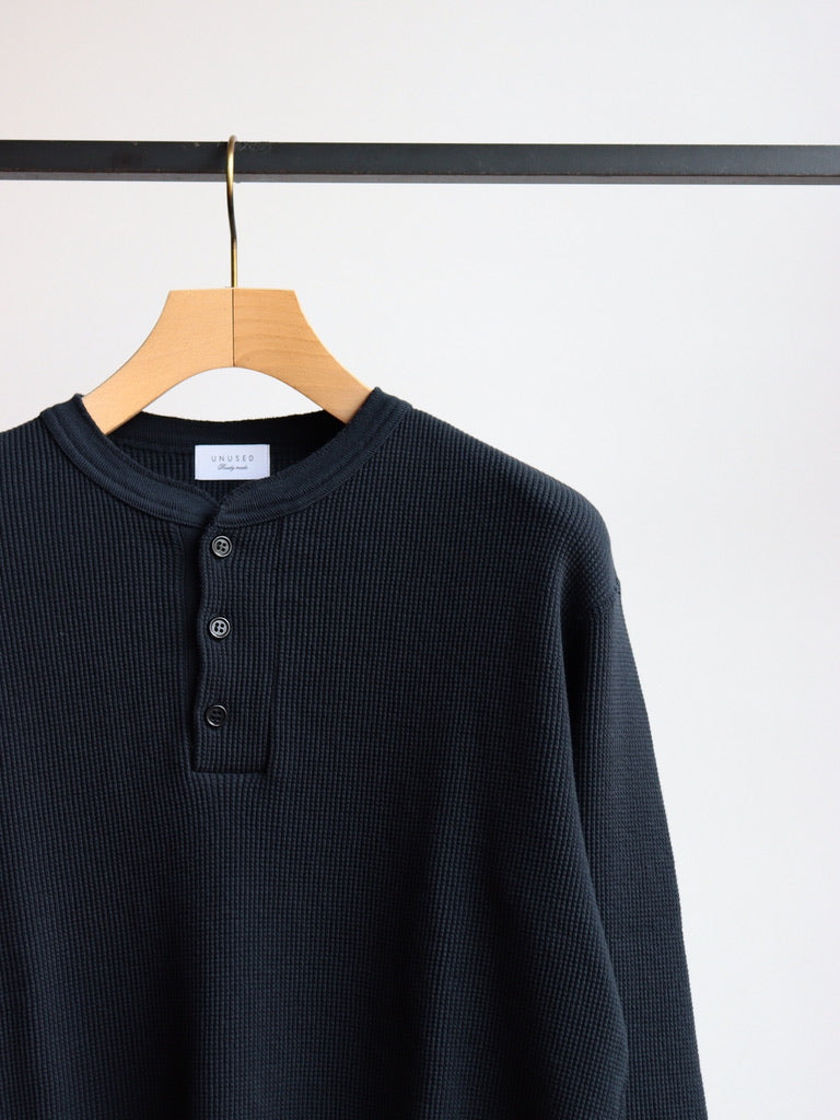 US2536 / LONG SLEEVE HENRY NECK WAFFLE T-SHIRT