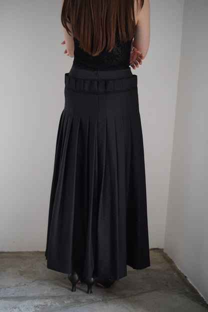 PLEATED MAXI SKIRT