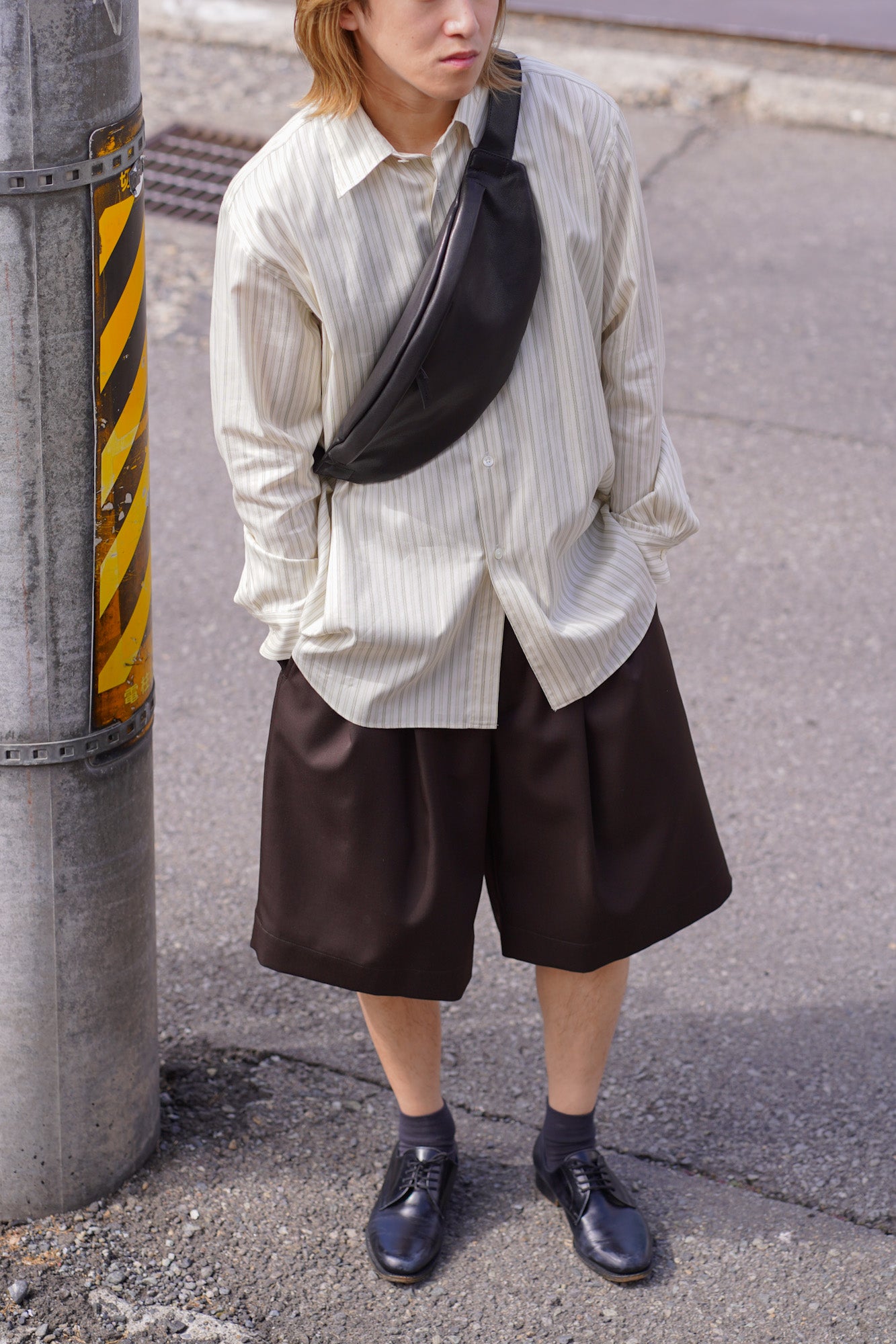 WIDE EASY SHORT TROUSERS