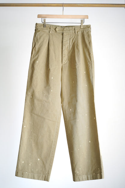 GARMENT-DYED FINX LIGHT CHINO ONE-TUCK WIDE PANTS