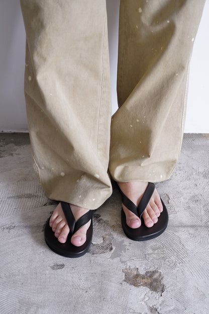 SOFT LEATHER FLIP-FLOPS