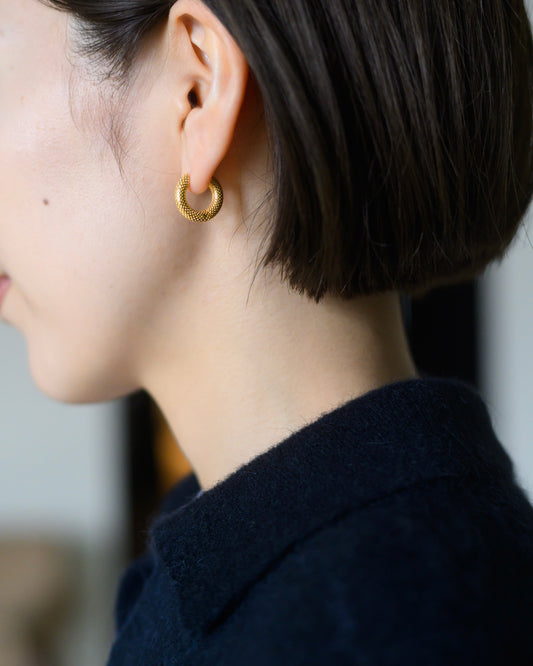 TINY DOT HOOPS
