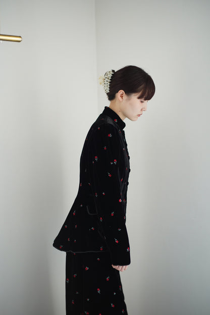 ROSE EMBROIDERED VELVET JACKET
