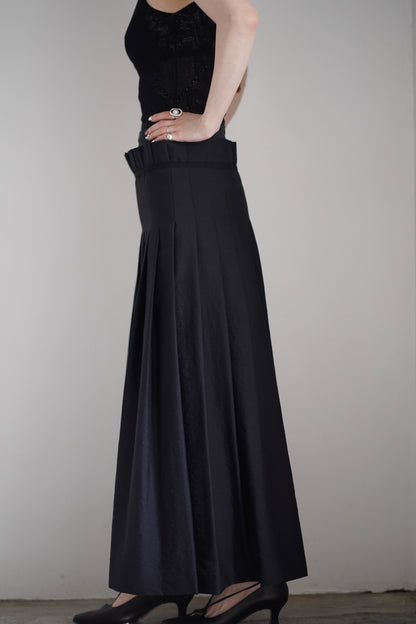 PLEATED MAXI SKIRT