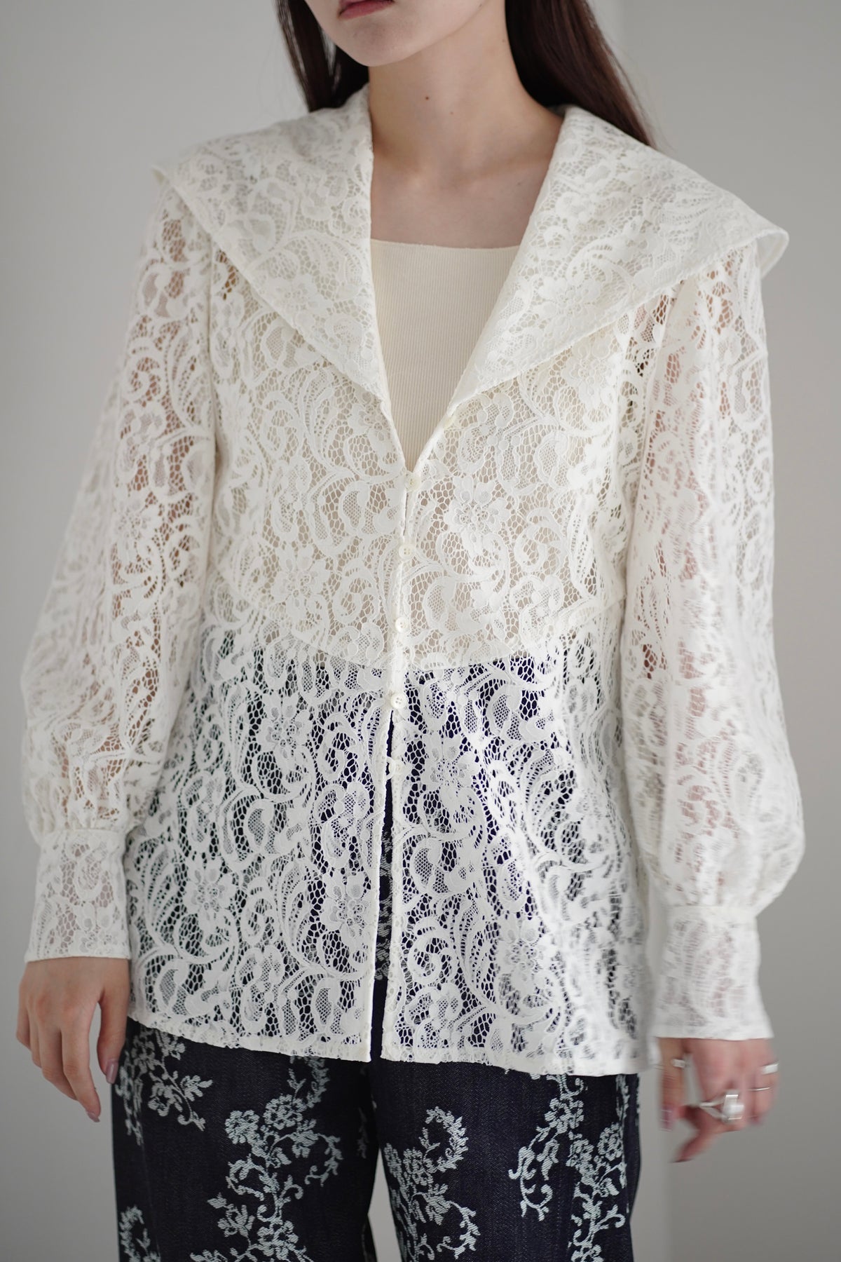 FLOCKED LACE SAILOR COLLAR BLOUSE