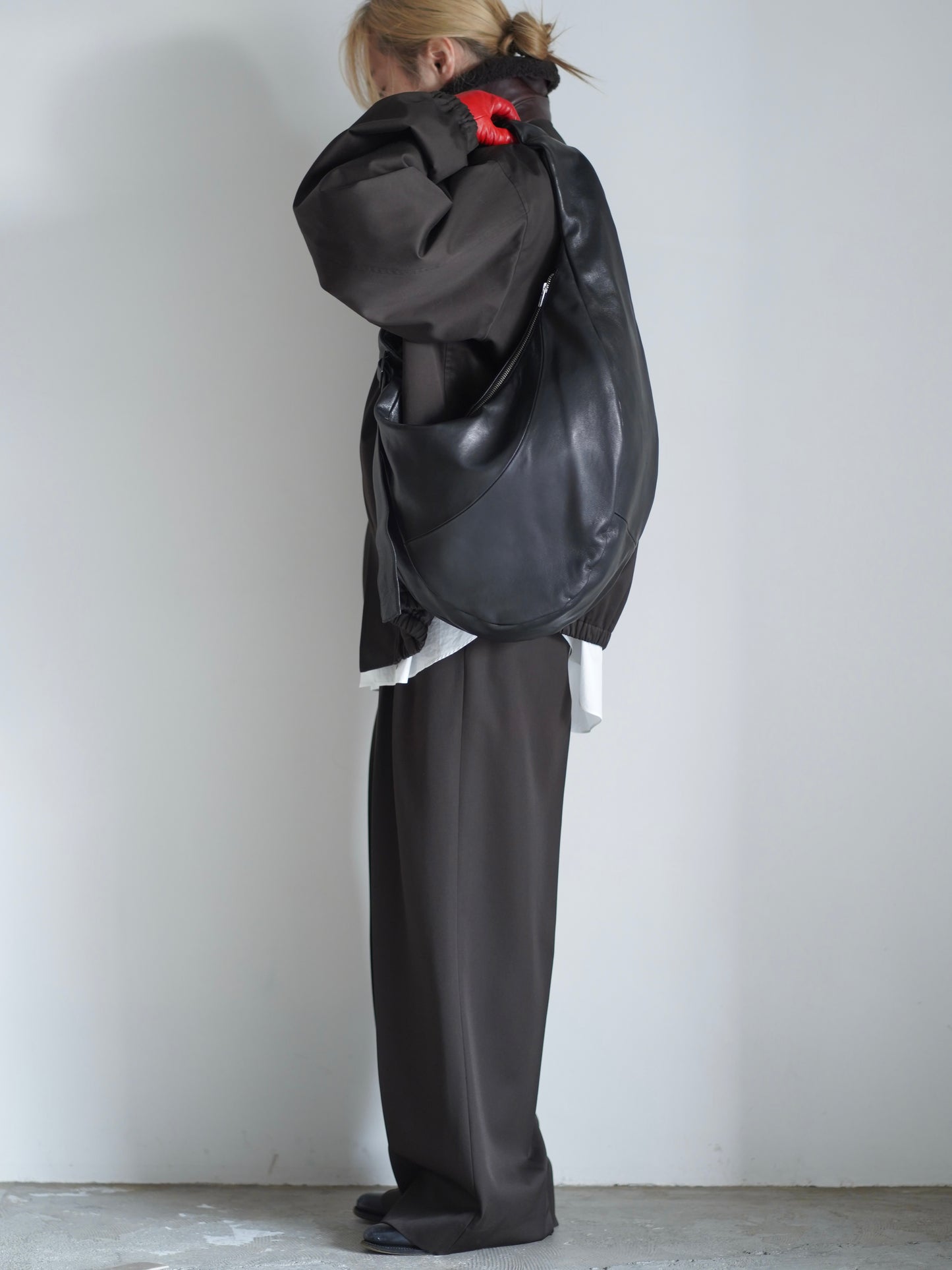 TWIST SHOULDER BAG