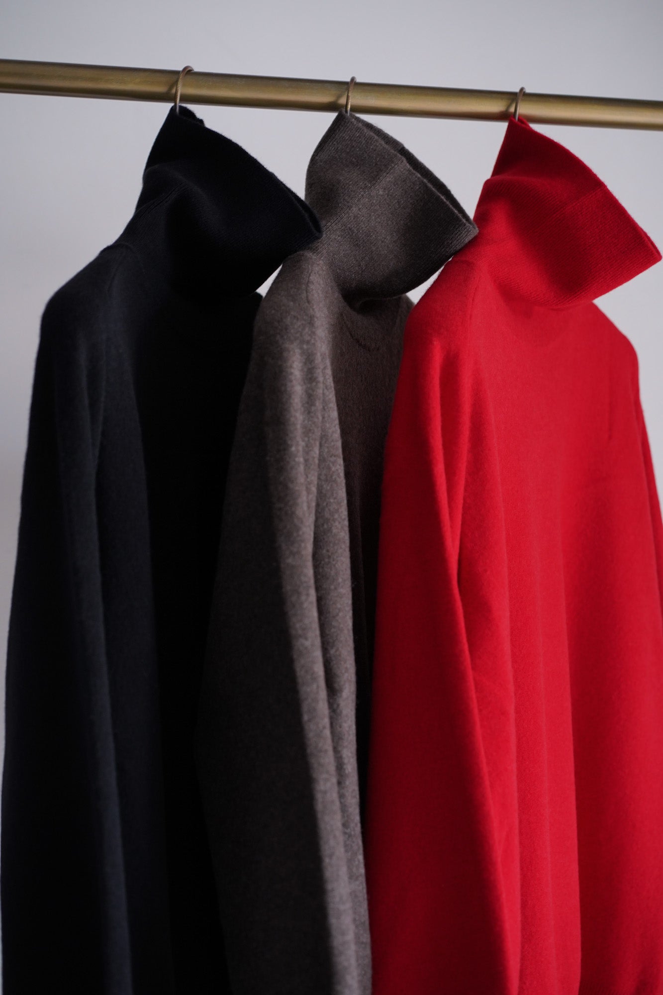 EXTRA FINE WOOL KNIT TURTLE NECK LS