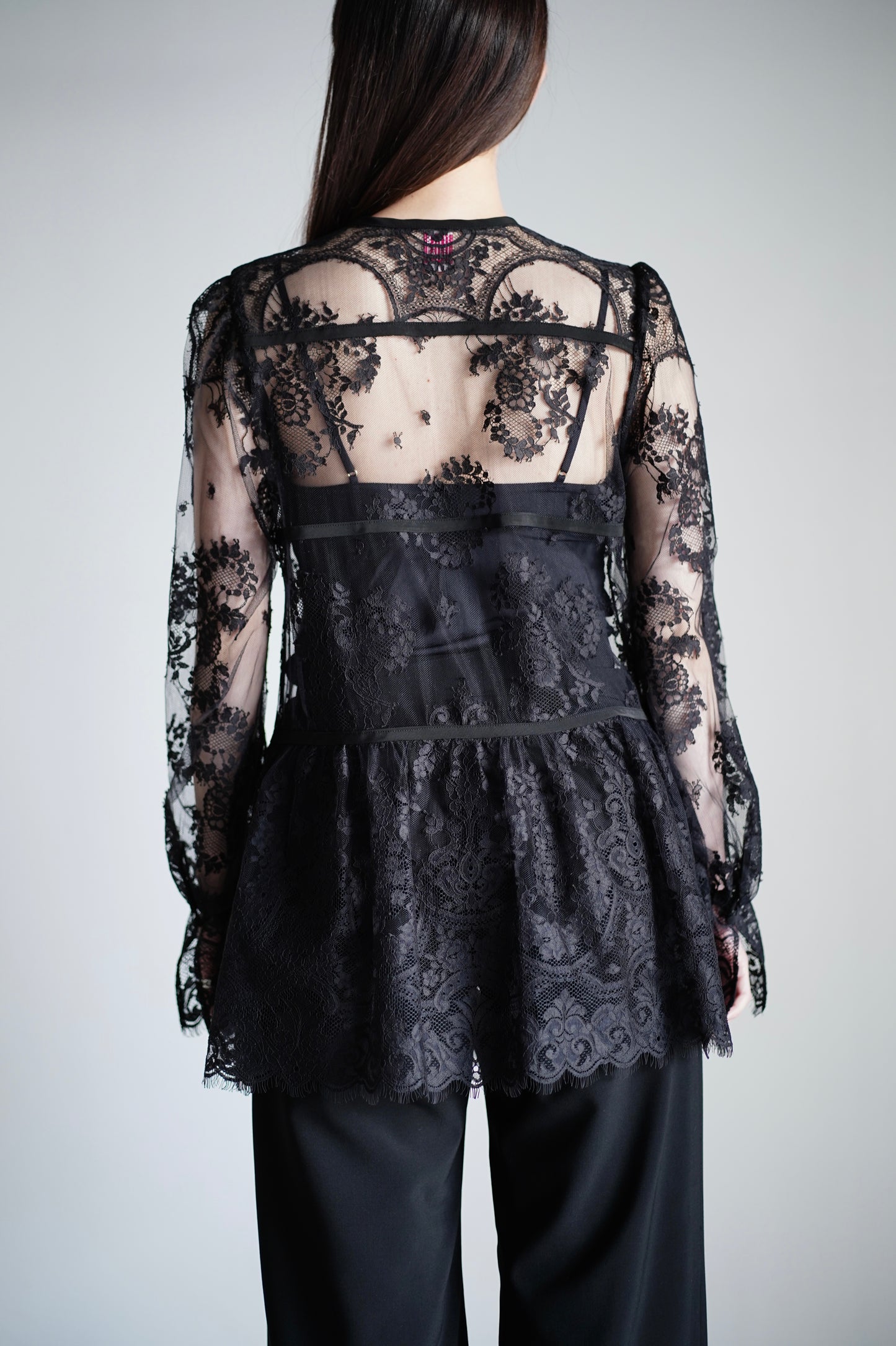 LACE GATHERED BLOUSE