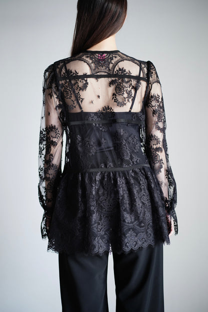 LACE GATHERED BLOUSE