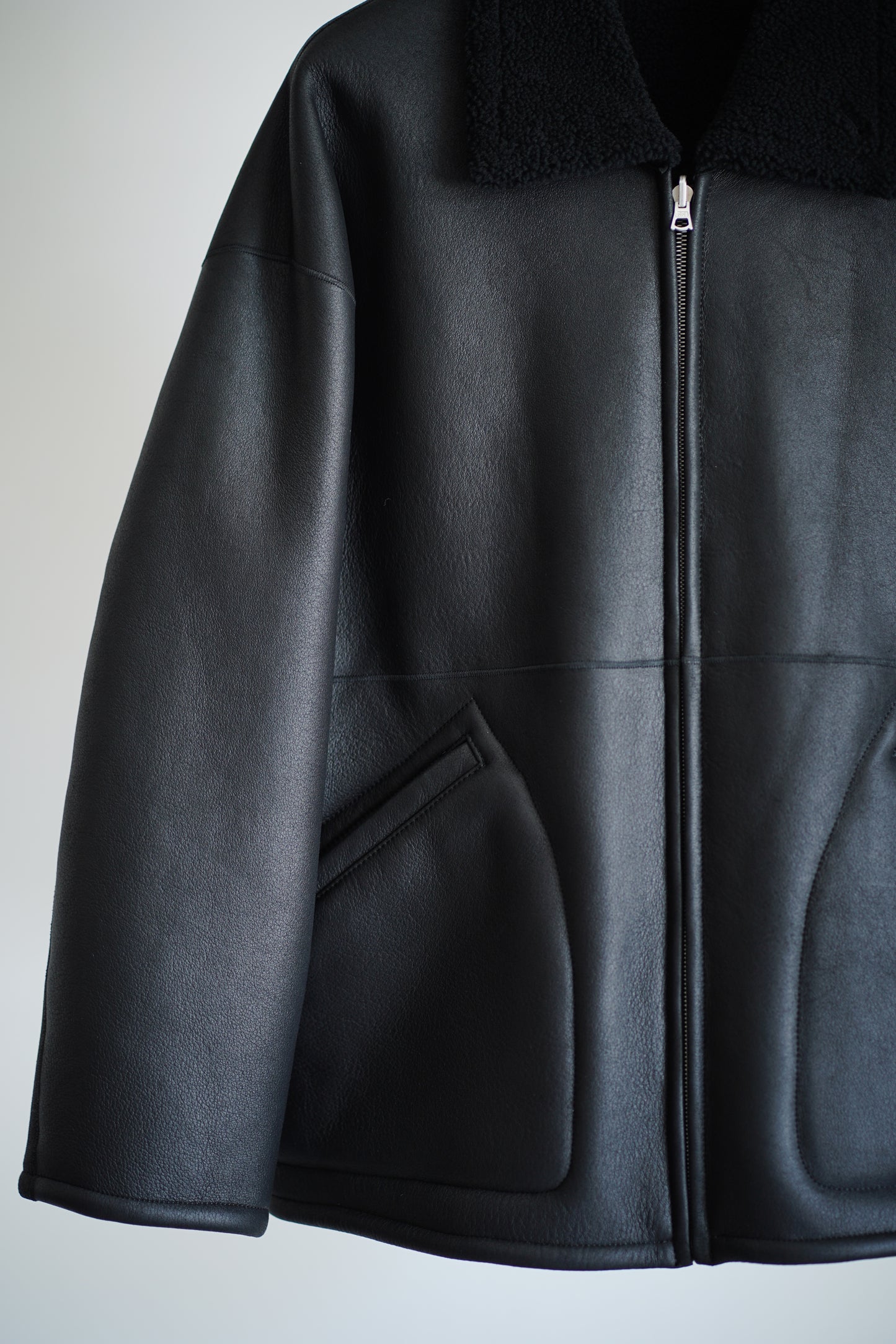 MERINO MOUTON ZIP BLOUSON