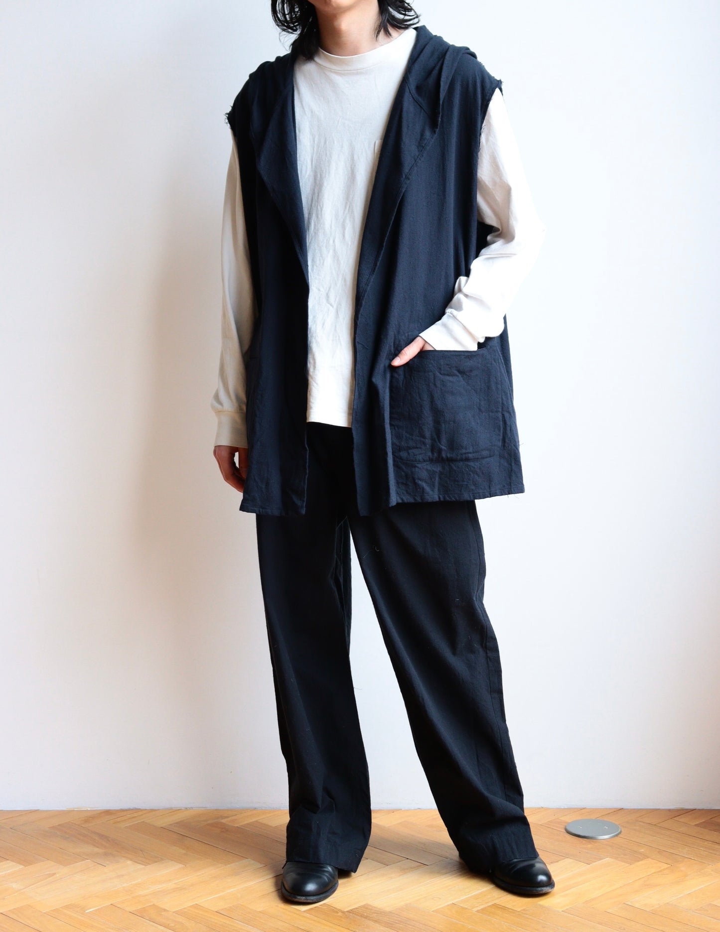 cut off hooded toile shirt