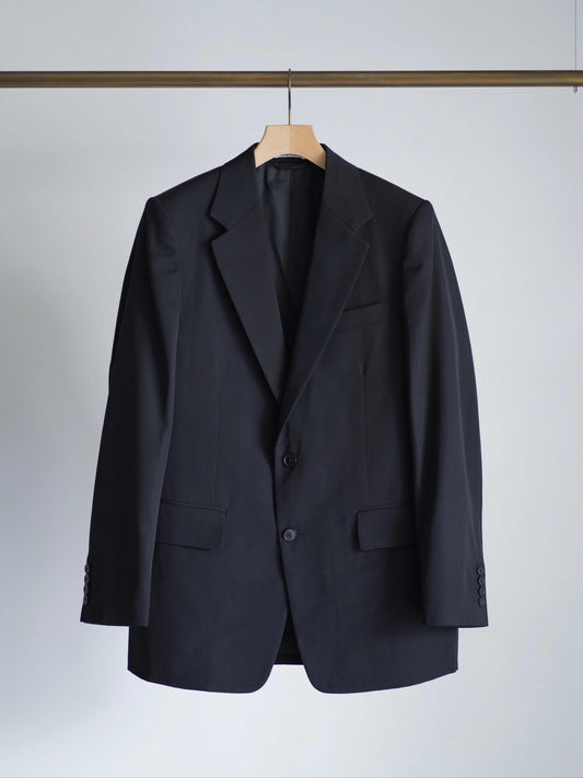 AURLEEのLIGHT WOOL MAX GABARDINE JACKETのカラーがBLACKの商品画像です。