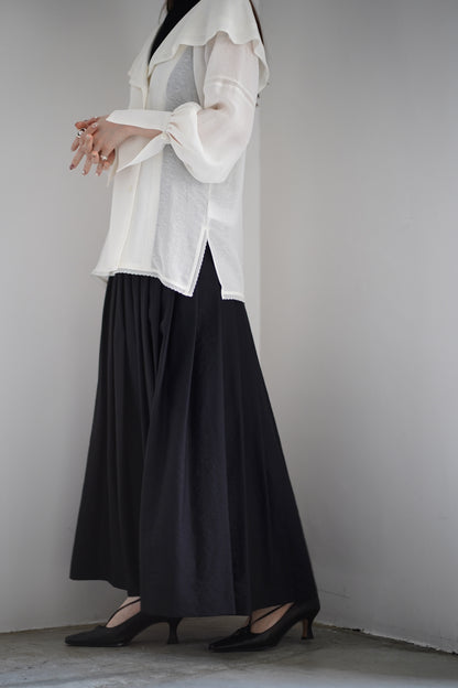 PLEATED MAXI SKIRT