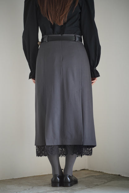 FINE WOOL PLEATED SKIRT WITH LACE TRIM