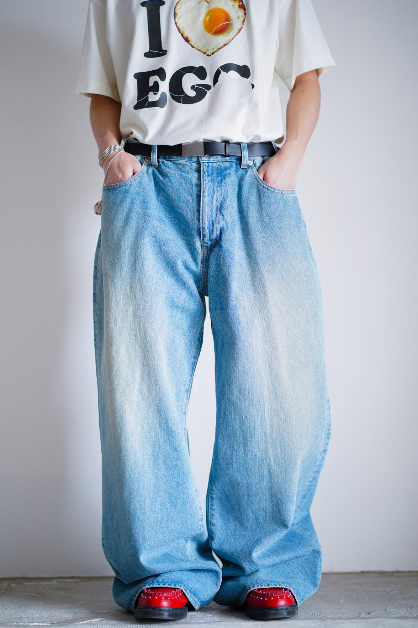 FLOATING WAIST DENIM PANTS