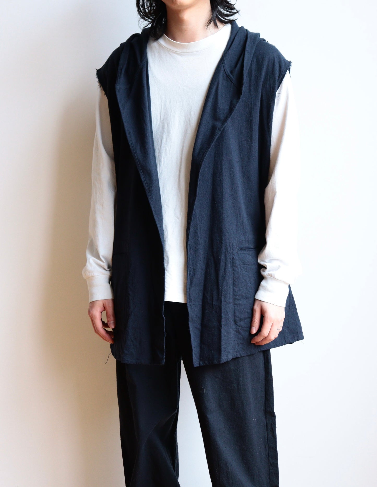 cut off hooded toile shirt