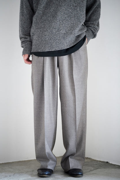SUPER LIGHT WOOL TWO-TUCK SLACKS