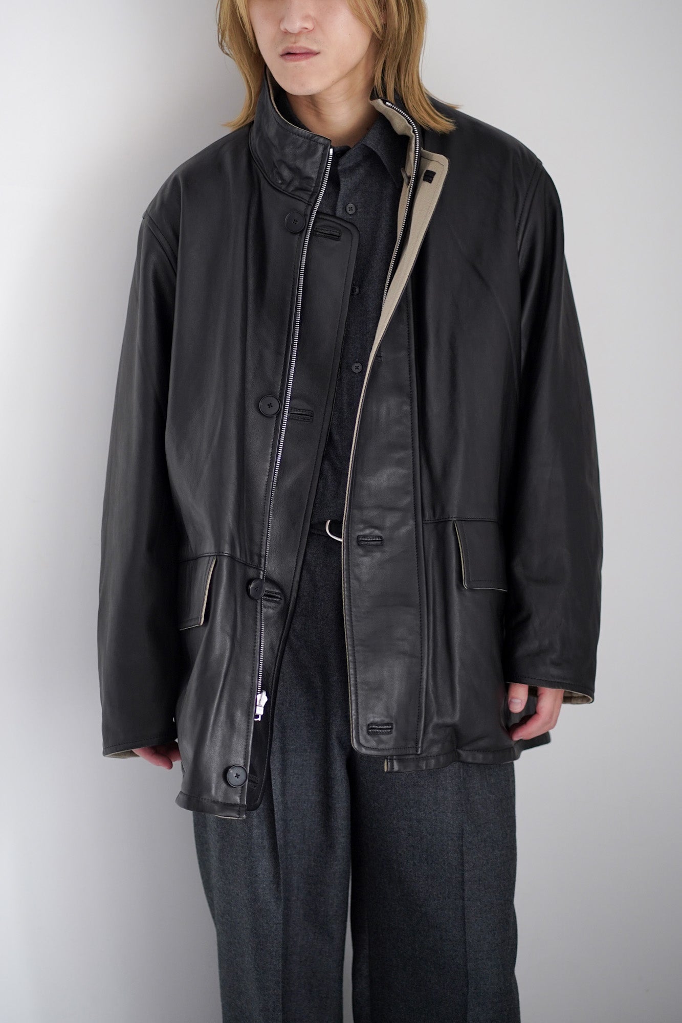 REVERSIBLE WOOL TWISTED TWILL / SHEEP LEATHER HALF COAT