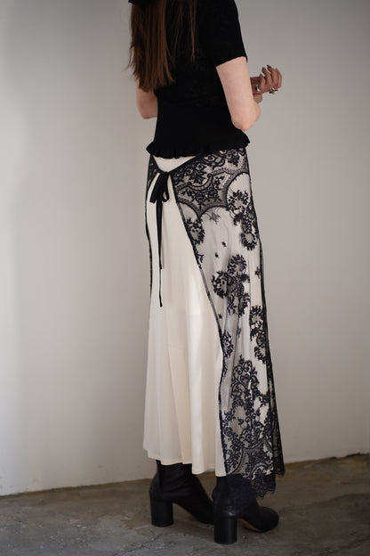 EMBROIDERED LACE SKIRT