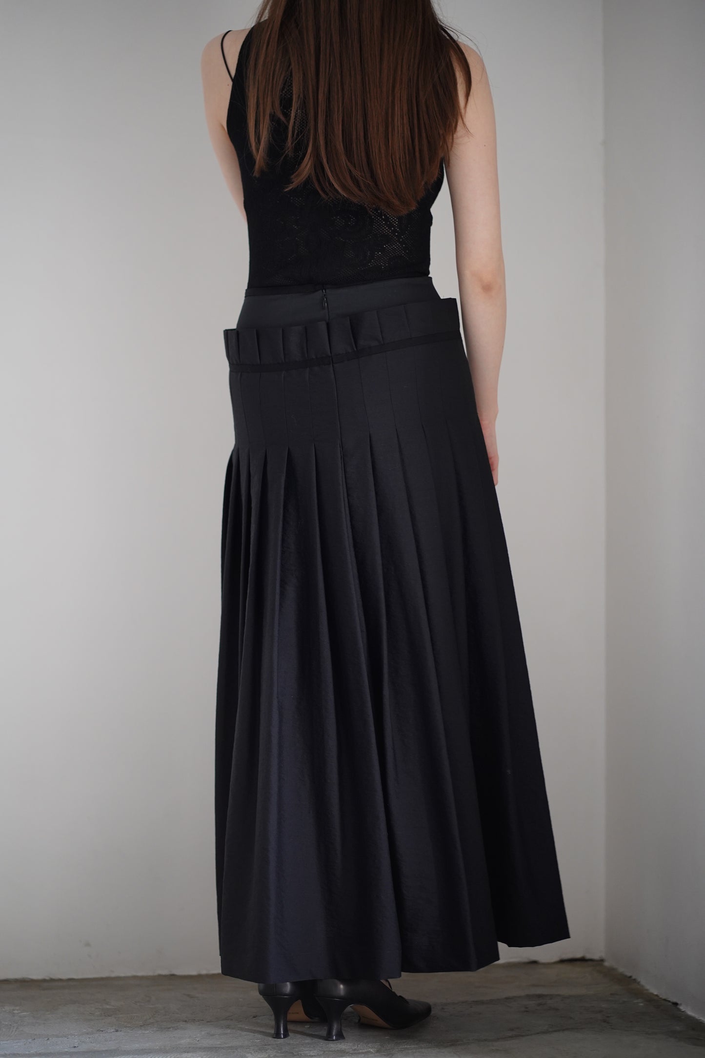 PLEATED MAXI SKIRT