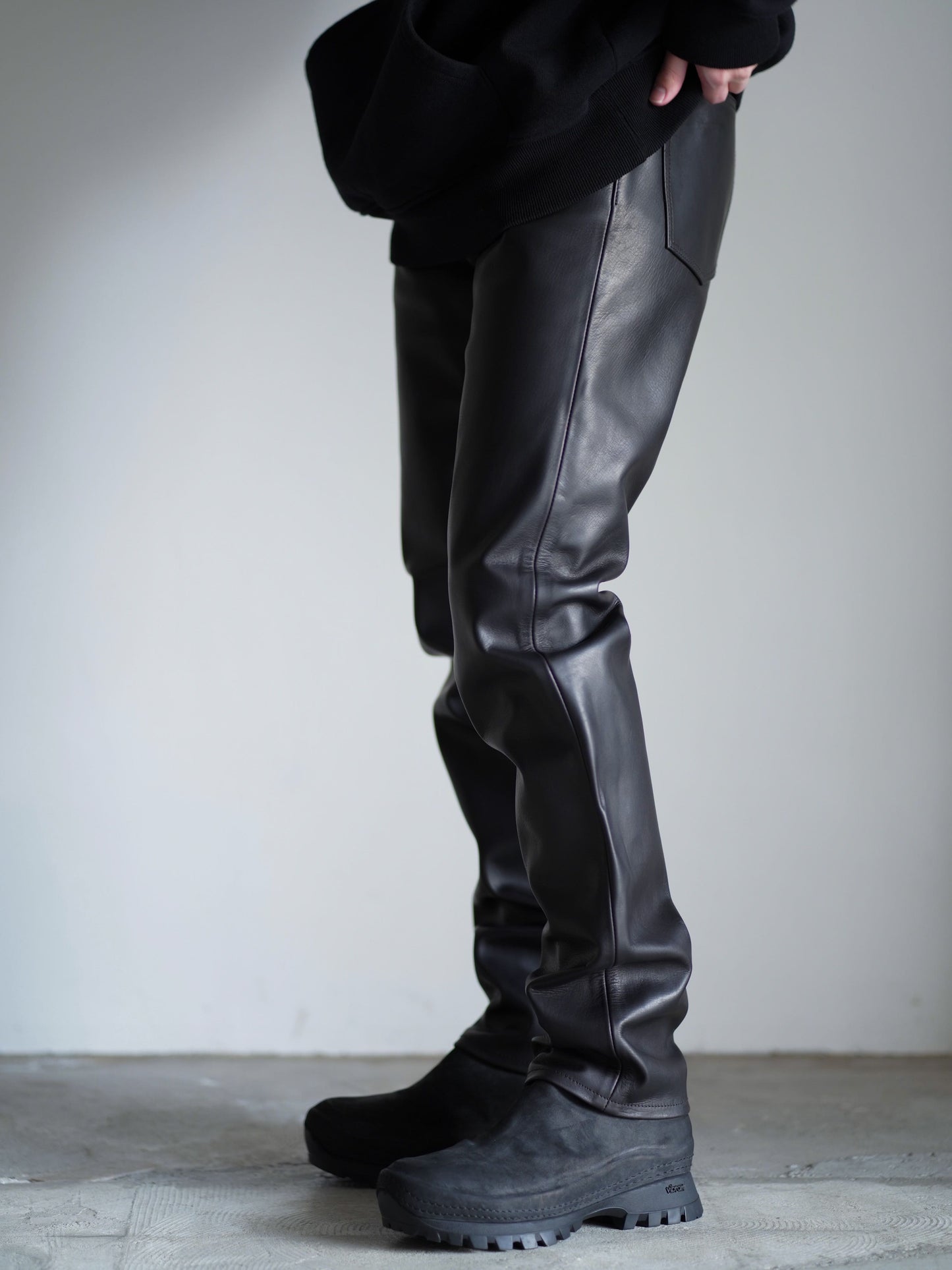 COMOLI GUIDI メンズ ブーツ  VS バックジップ ブーツ 通販 着画 横