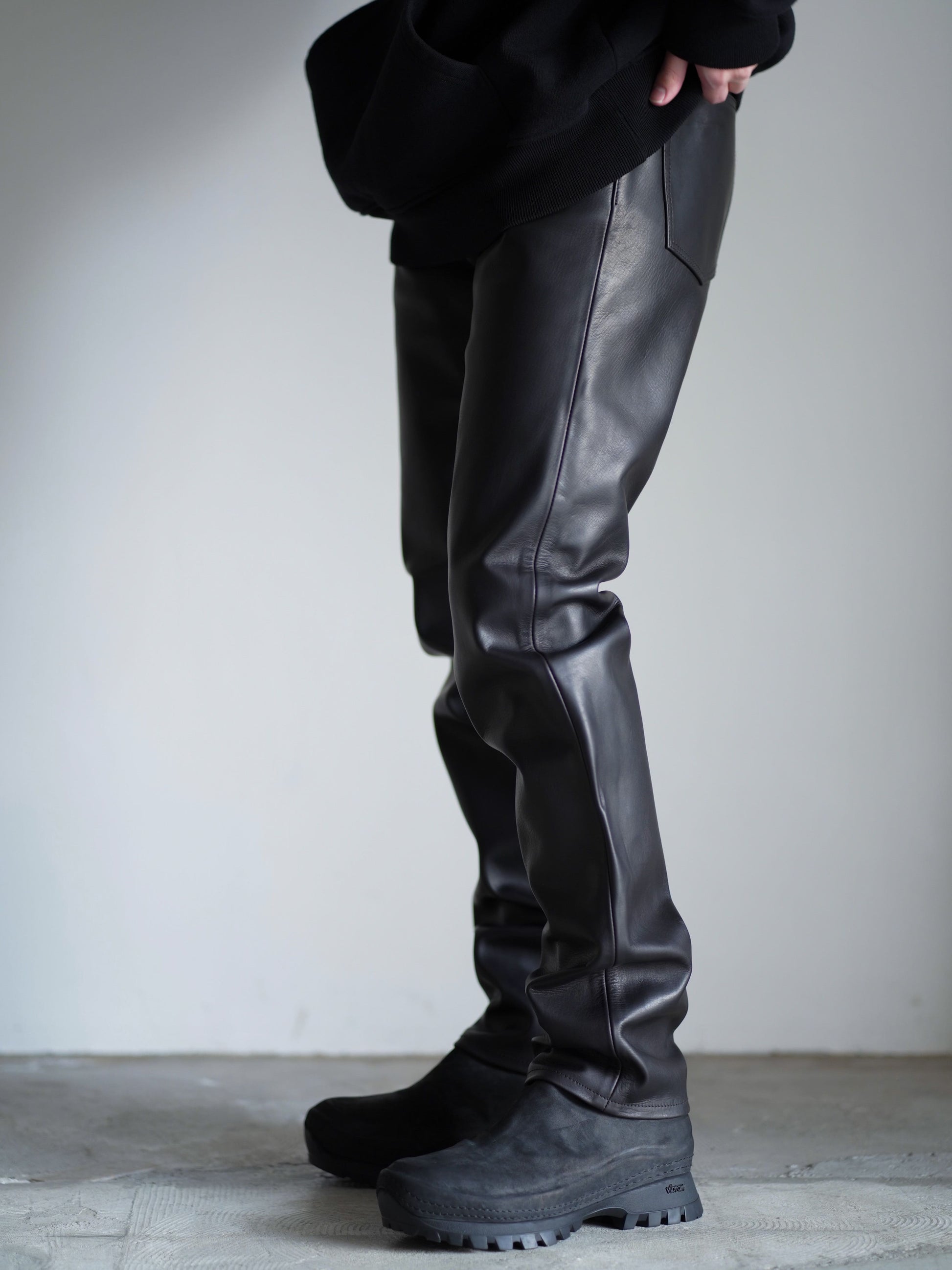 COMOLI GUIDI メンズ ブーツ  VS バックジップ ブーツ 通販 着画 横