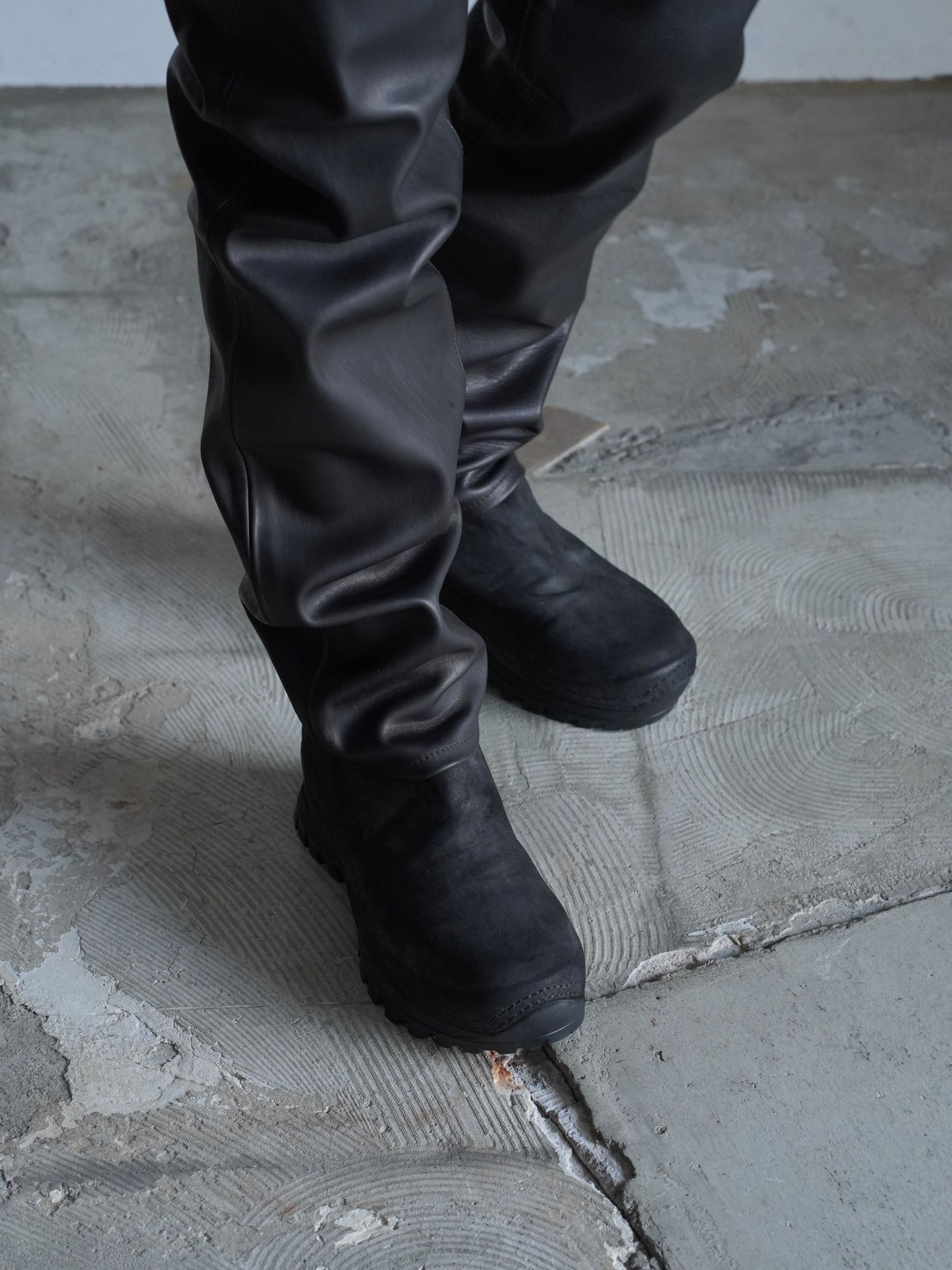 COMOLI GUIDI メンズ ブーツ  VS バックジップ ブーツ 通販 着画 ヨリ