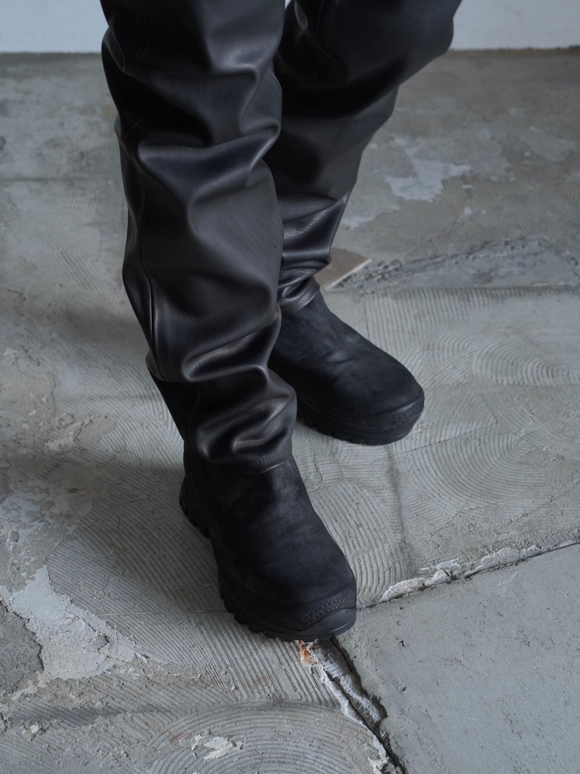 COMOLI GUIDI メンズ ブーツ  VS バックジップ ブーツ 通販 着画 ヨリ