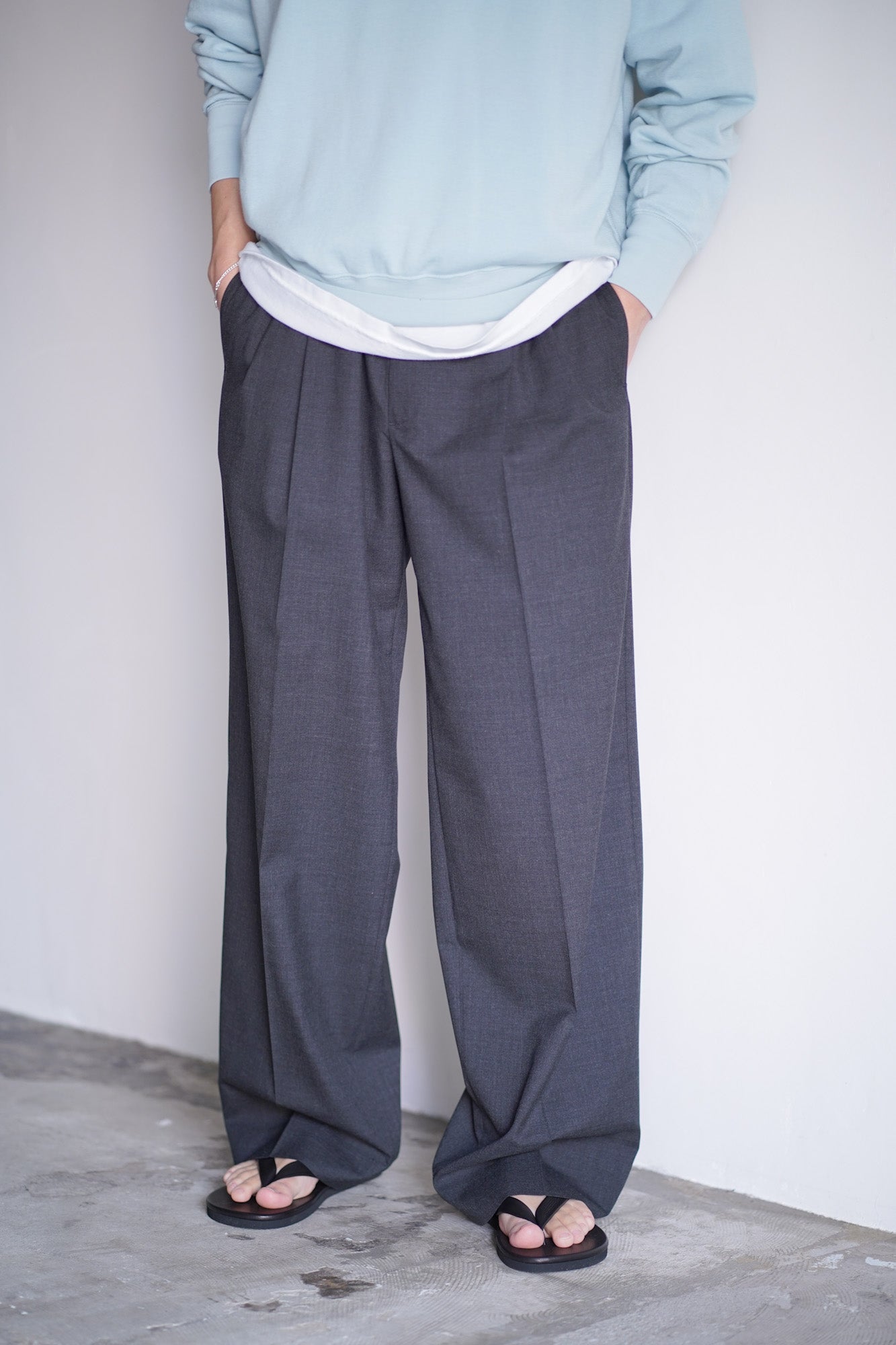 ULTRA FINE TROPICAL WOOL TWO-TUCK SLACKS