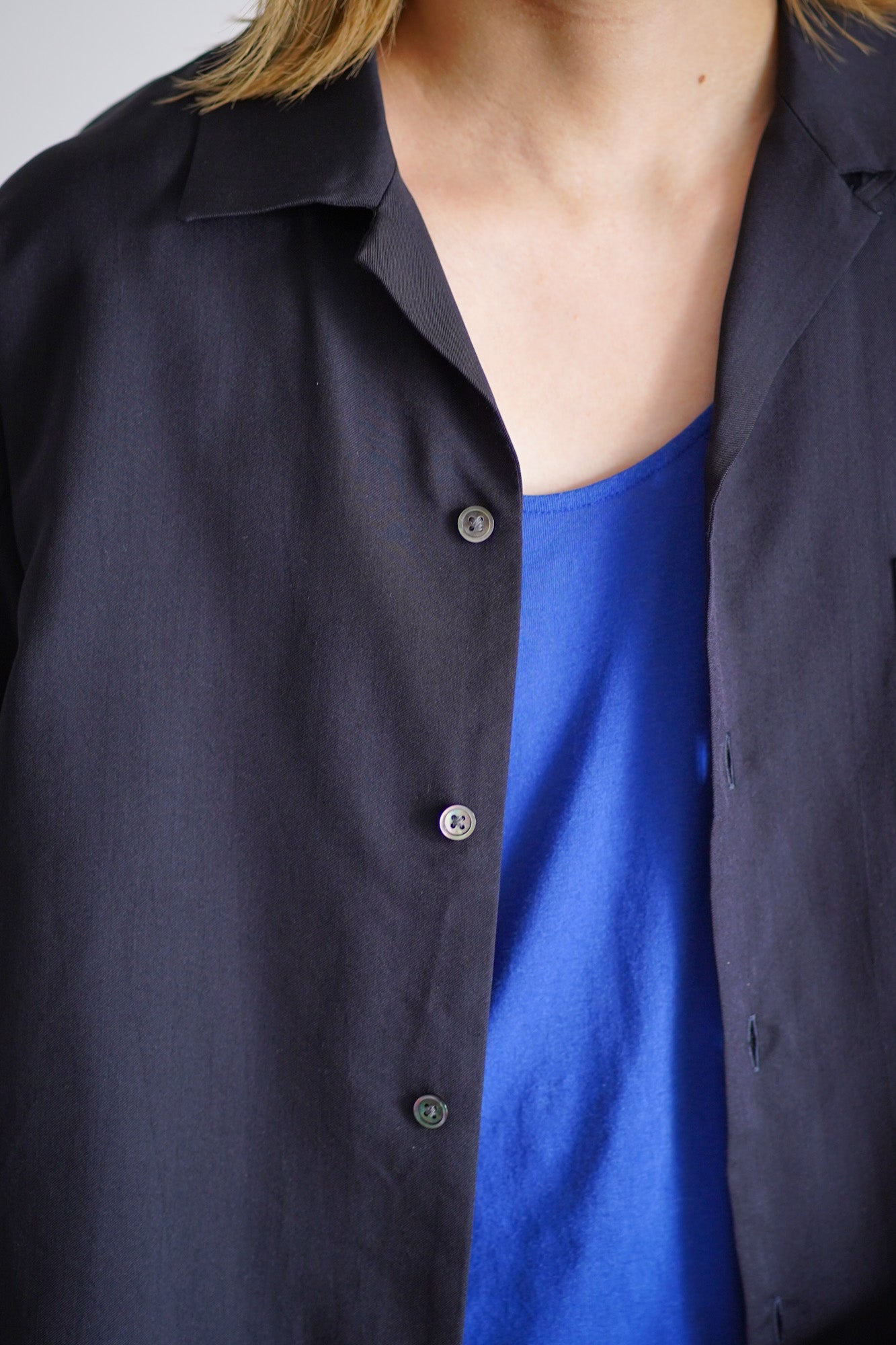 SILK CUPRO TWILL OPEN COLLAR S/S SHIRT