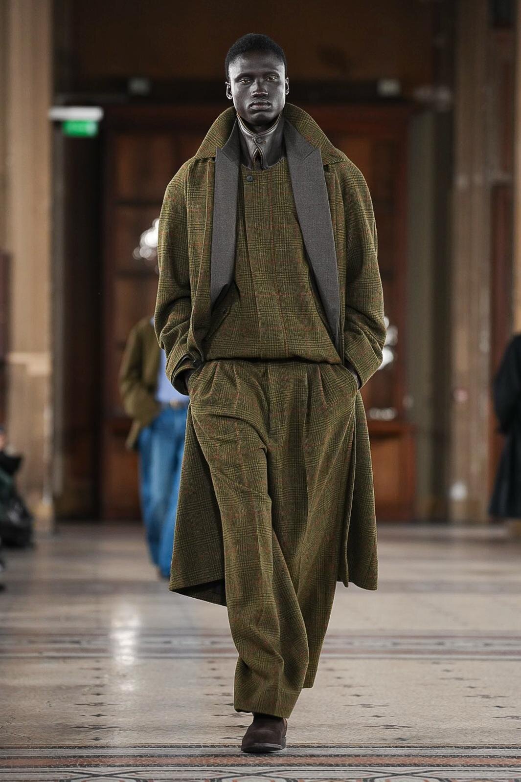 BRITISH TWEED RAGLAN SLEEVE BALMACAAN COAT