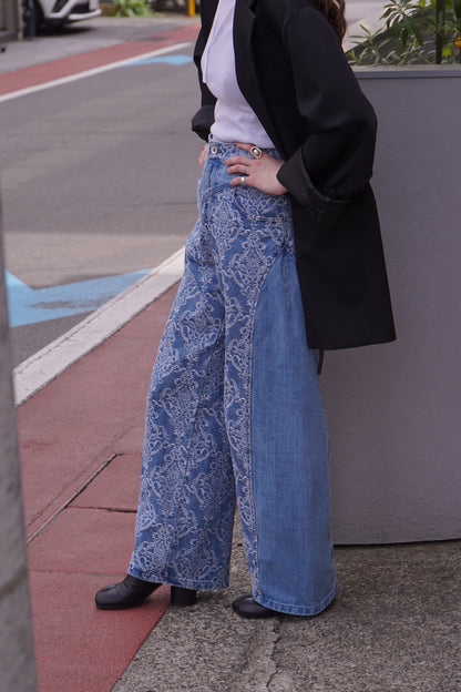 DAMASK-JACQUARD DENIM CURVE-FIT HIGH-RISE JEANS