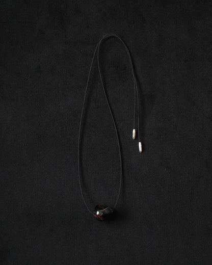 DISTORTED STONE CHOCKER MAHOGANY