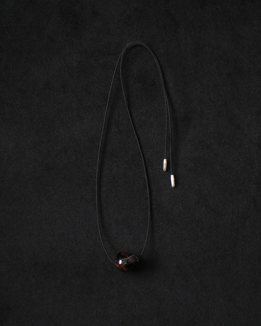 DISTORTED STONE CHOCKER MAHOGANY