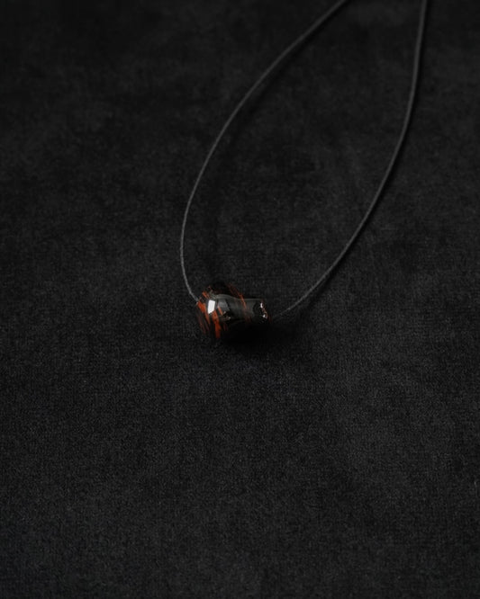 DISTORTED STONE CHOCKER MAHOGANY