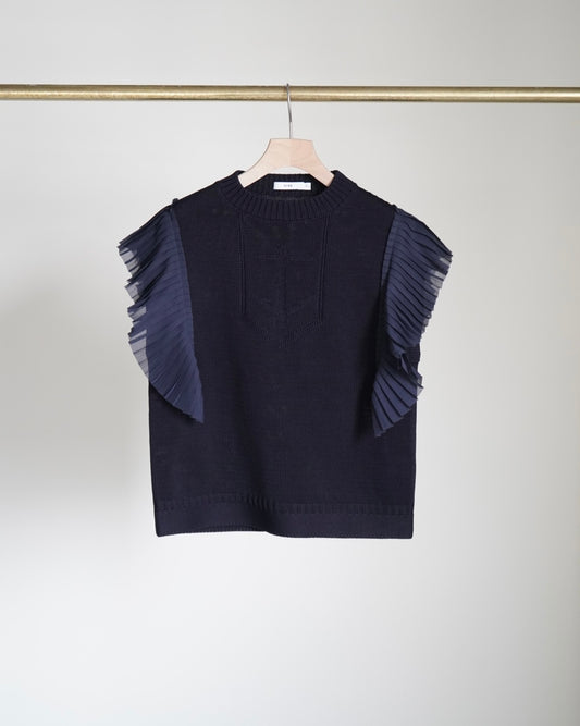 SLEEVELESS PLEATED GUERNSEY KNIT