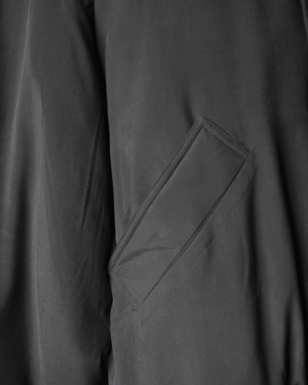 CROPPED PADDED BOMBER