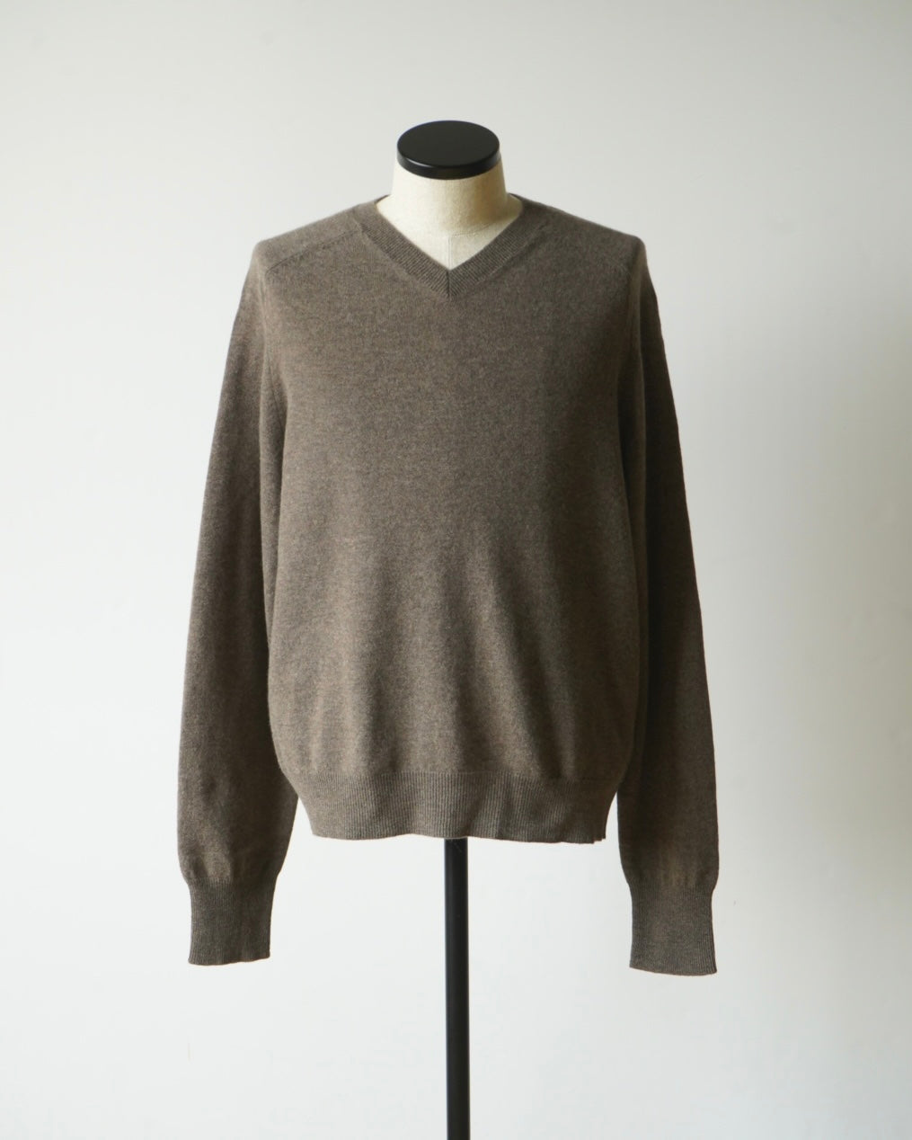 OVERSIZED V NECK FLANNNEL SWEATER