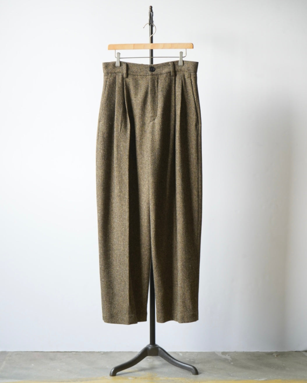 DOUBLE PLEATED WIDE PANTS