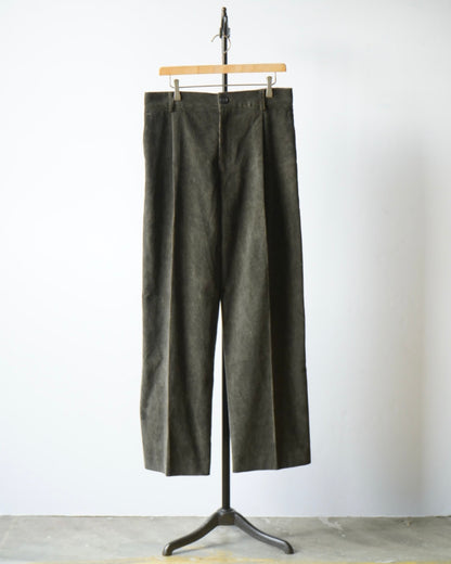PLEATED TROUSERS