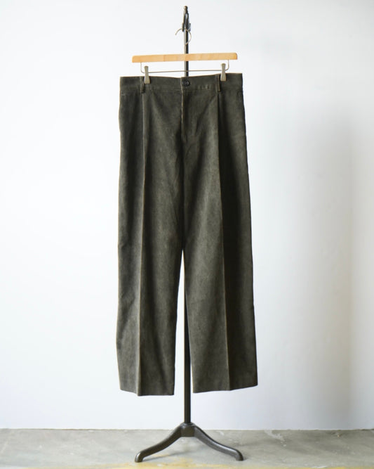 PLEATED TROUSERS