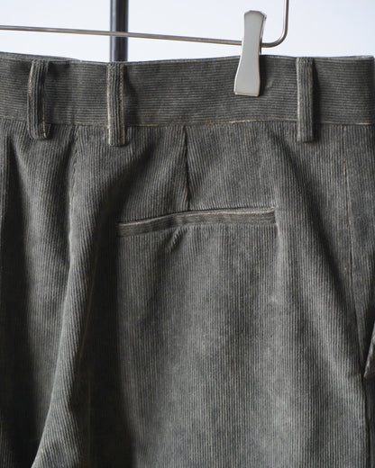 PLEATED TROUSERS