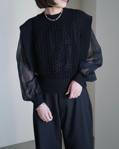 CROCHET SLEEVELESS KNIT