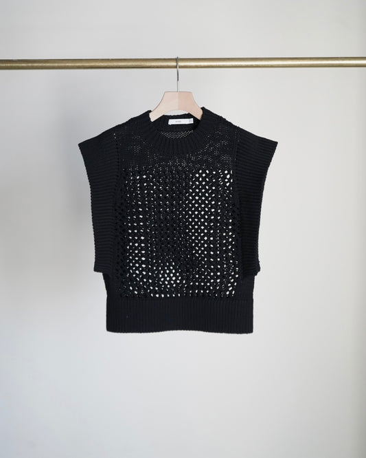 CROCHET SLEEVELESS KNIT
