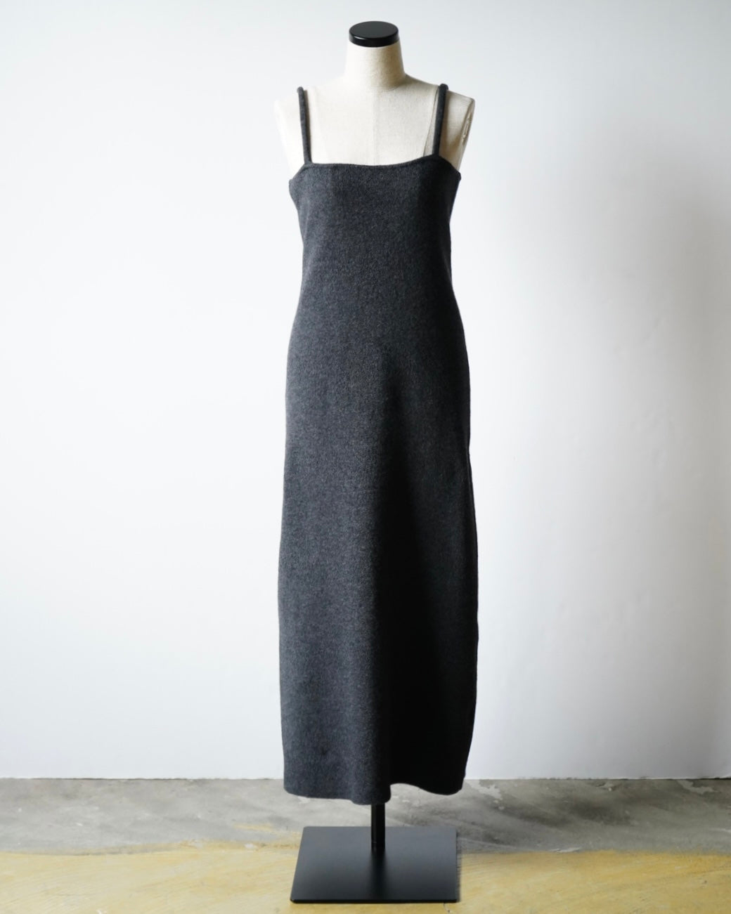 SMOOTH FULLED WOOL KNIT DRESS