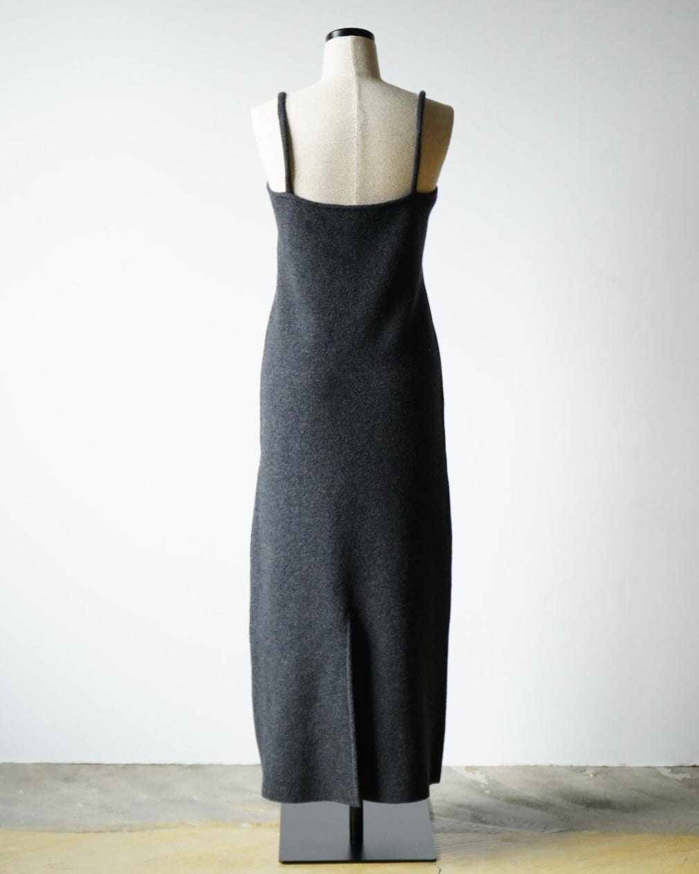 SMOOTH FULLED WOOL KNIT DRESS