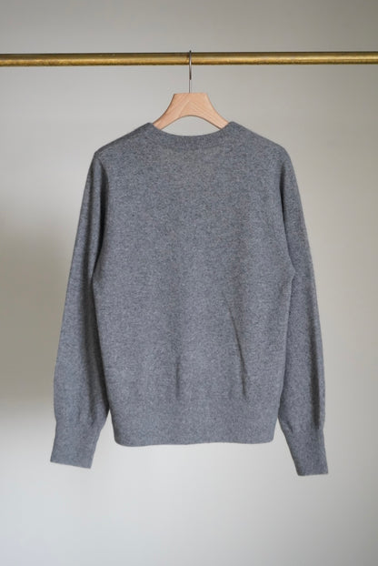 RACCOON V-NECK SWEATER
