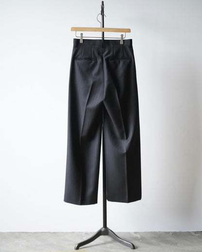 BLUEFACED WOOL TWO-TUCK SLACKS